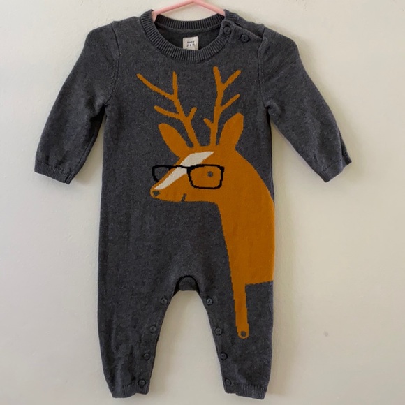 gap reindeer sweater